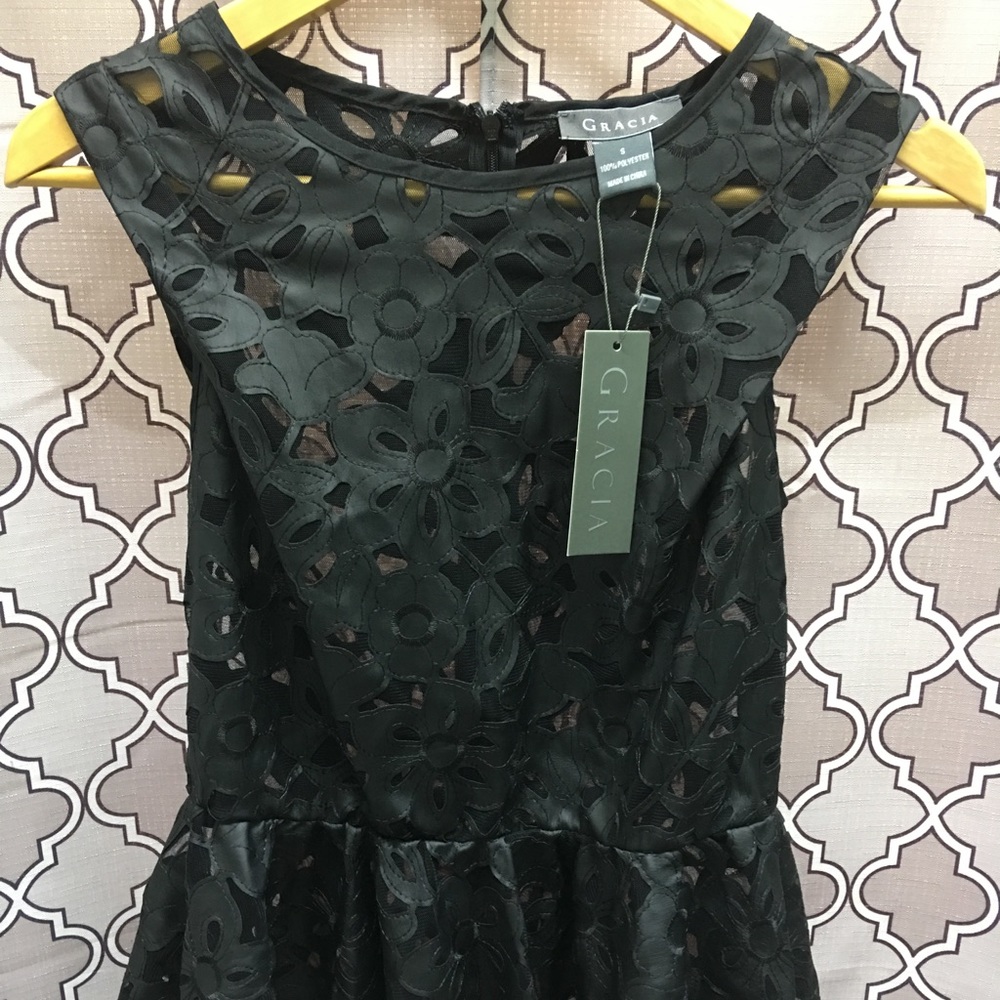 GRACIA SHEER PEPLUM TOP